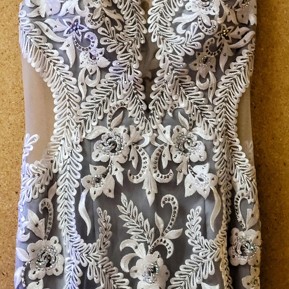 Women's size 8 formal gown - Picture 2 of 12